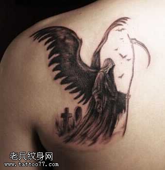 肩部死神纹身图案