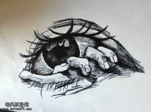 手稿逼真眼睛纹身图案
