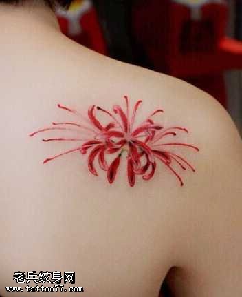 背部彼岸花纹身图案
