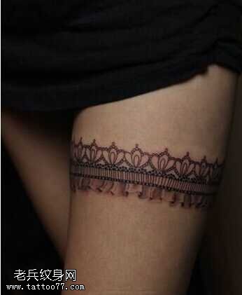 腿部蕾丝纹身图案
