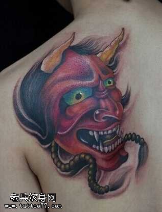 背部红般若纹身图案