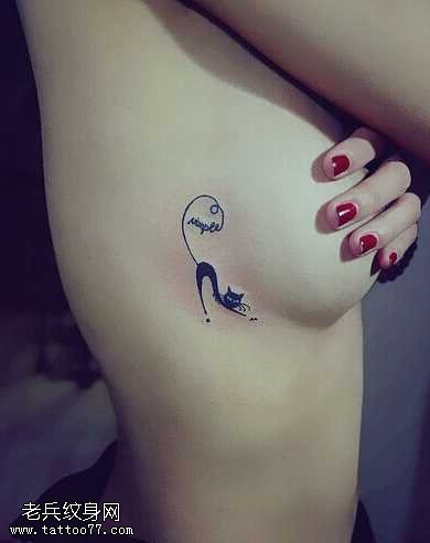 胸部猫咪纹身图案