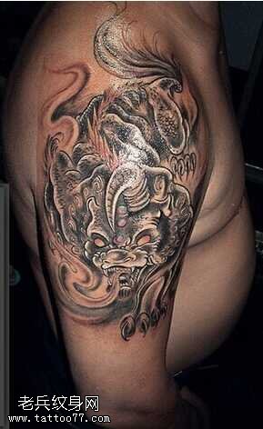 胳膊麒麟纹身图案