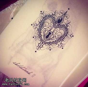 手稿心锁纹身图案