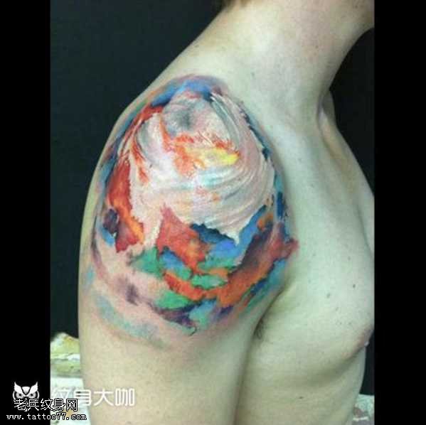 胳膊七彩纹身图案