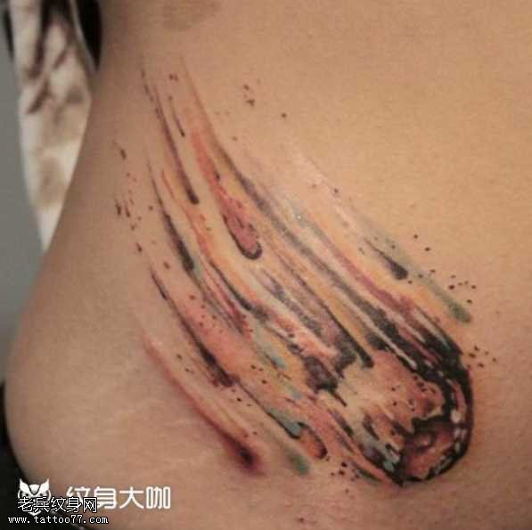 腰部火石纹身图案