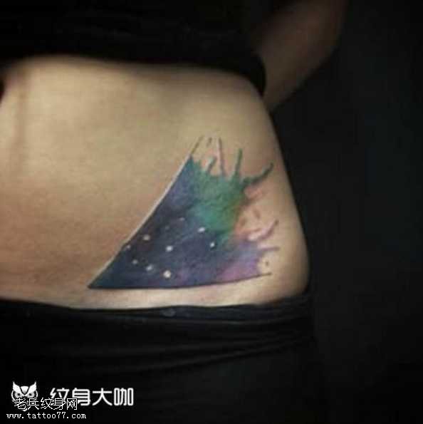 腰部纸飞机纹身图案