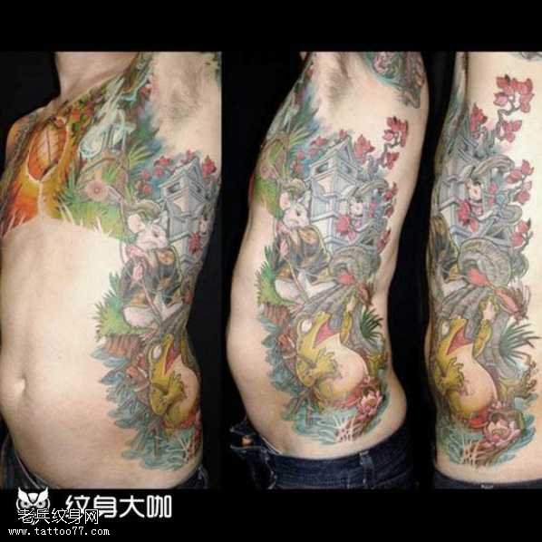 腰部个性美丽鸟纹身图案