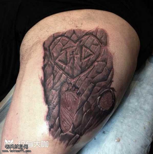 腿部神石头纹身图案