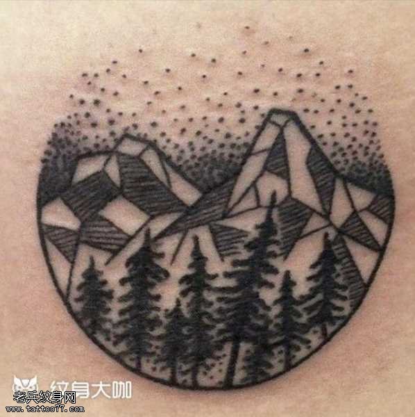 背部大山纹身图案