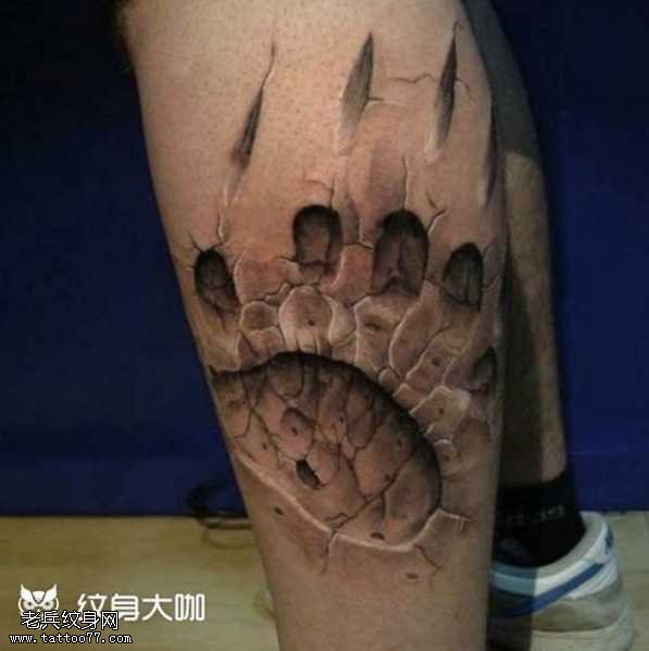 腿部个性熊印纹身图案