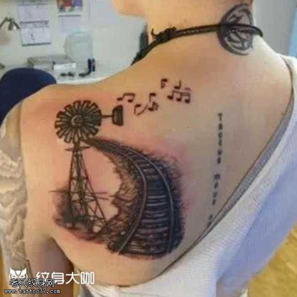 肩部火车纹身图案缩略频道推荐图