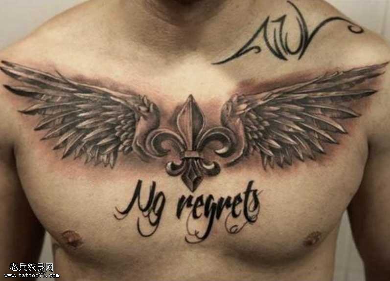 胸部十字翅膀纹身图案