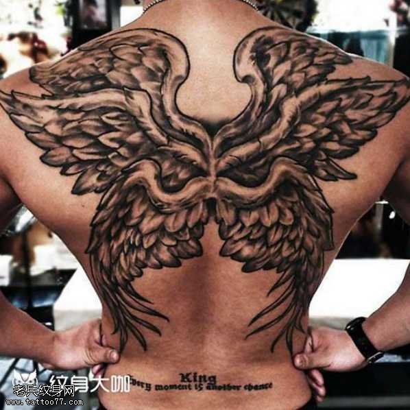 背部翅膀纹身图案