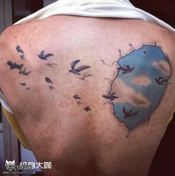 背部星空撕皮纹身图案