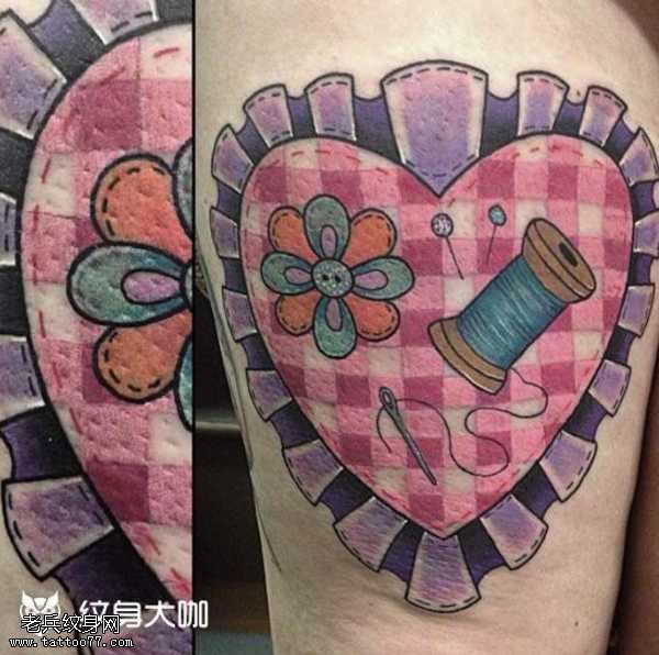 腿部花心线纹身图案