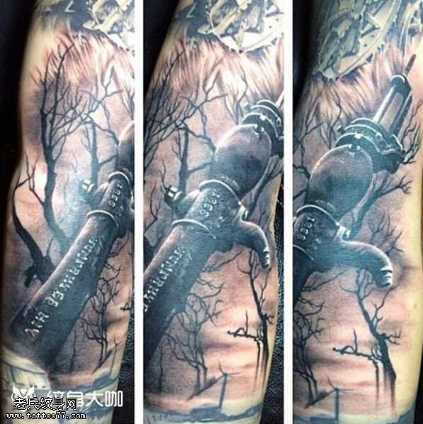 腰部水龙头英文纹身图案