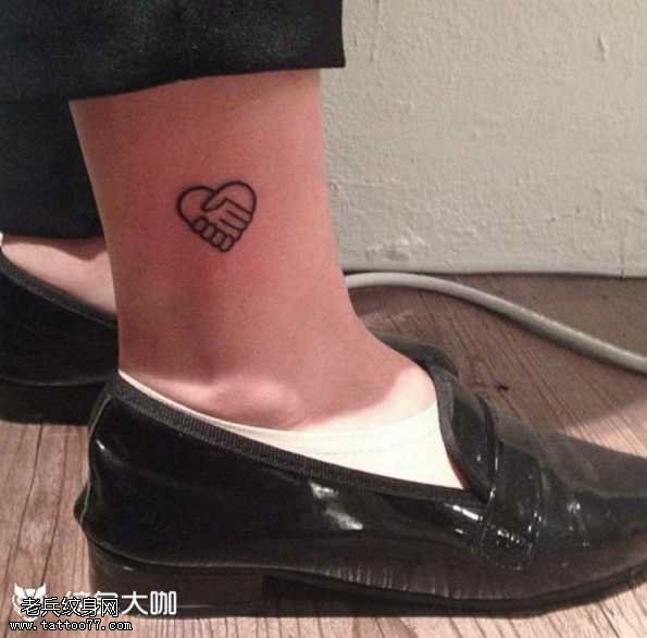 腿部手纹身图案