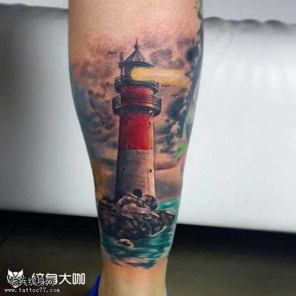 腿部灯塔纹身图案