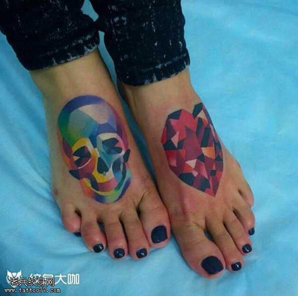 脚部个性钻石纹身图案