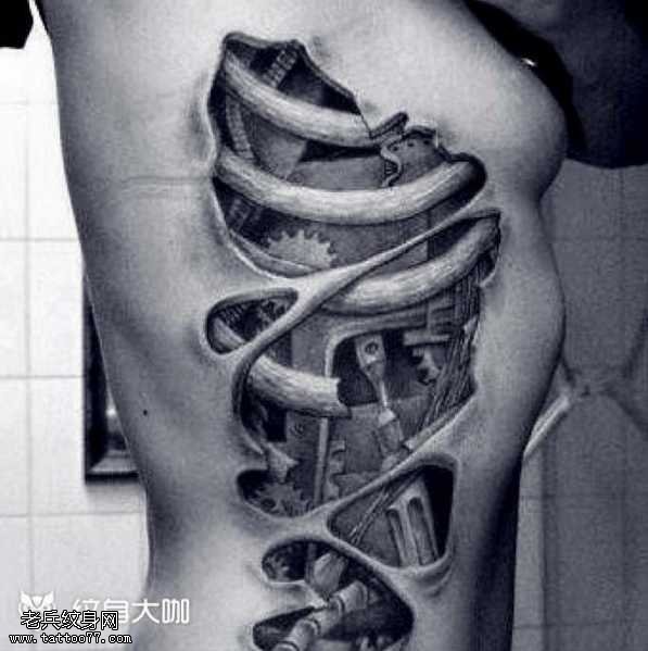 腰部机器骨骼纹身图案