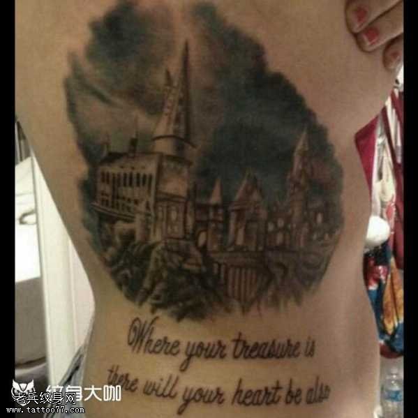 腰部古建筑纹身图案