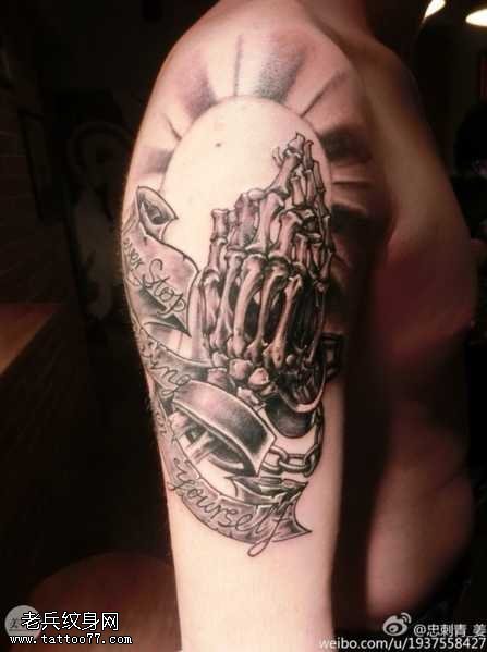 胳膊手骨骼纹身图案