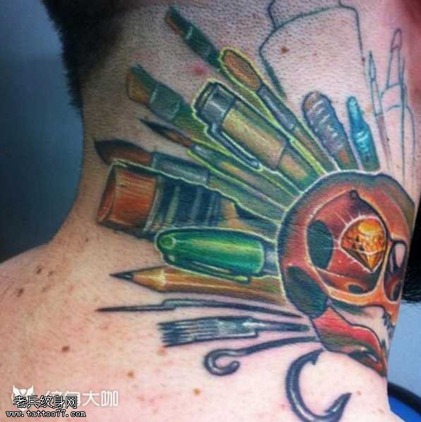 脖子多笔纹身图案