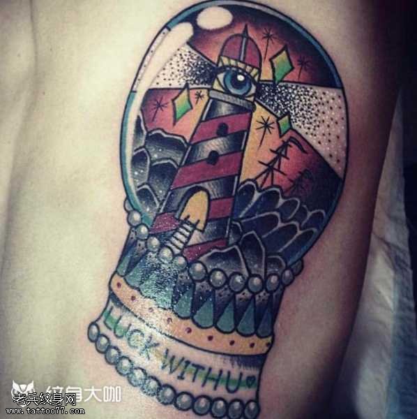 腰部灯塔纹身图案