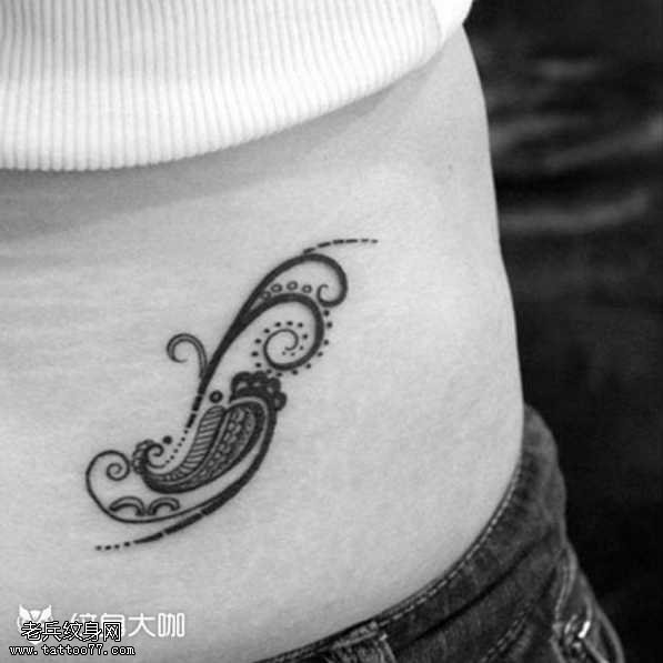 腰部花藤纹身图案