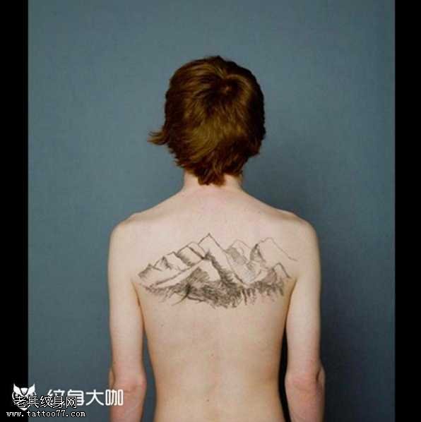 背部大山纹身图案