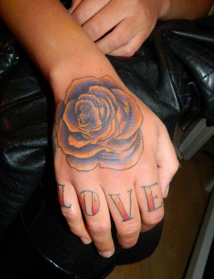 40款满手背玫瑰花纹身图案