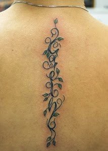 背上藤蔓纹身图案