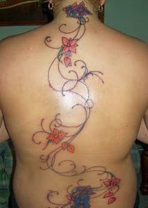 背上藤蔓纹身图案