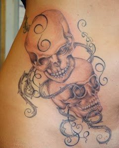 背上藤蔓纹身图案