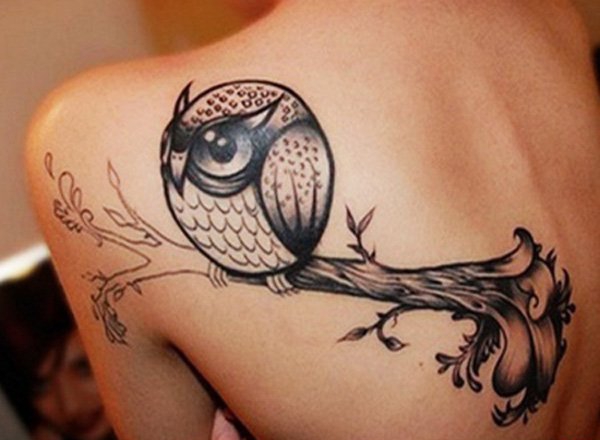 超级萌化的黑色点刺猫头鹰纹身图案
