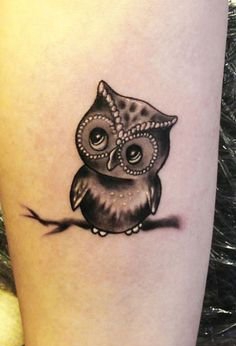 超级萌化的黑色点刺猫头鹰纹身图案