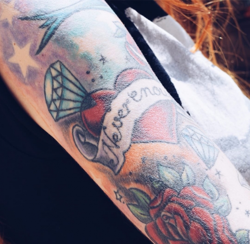 Manu大臂上帅气的部落图腾纹身图案