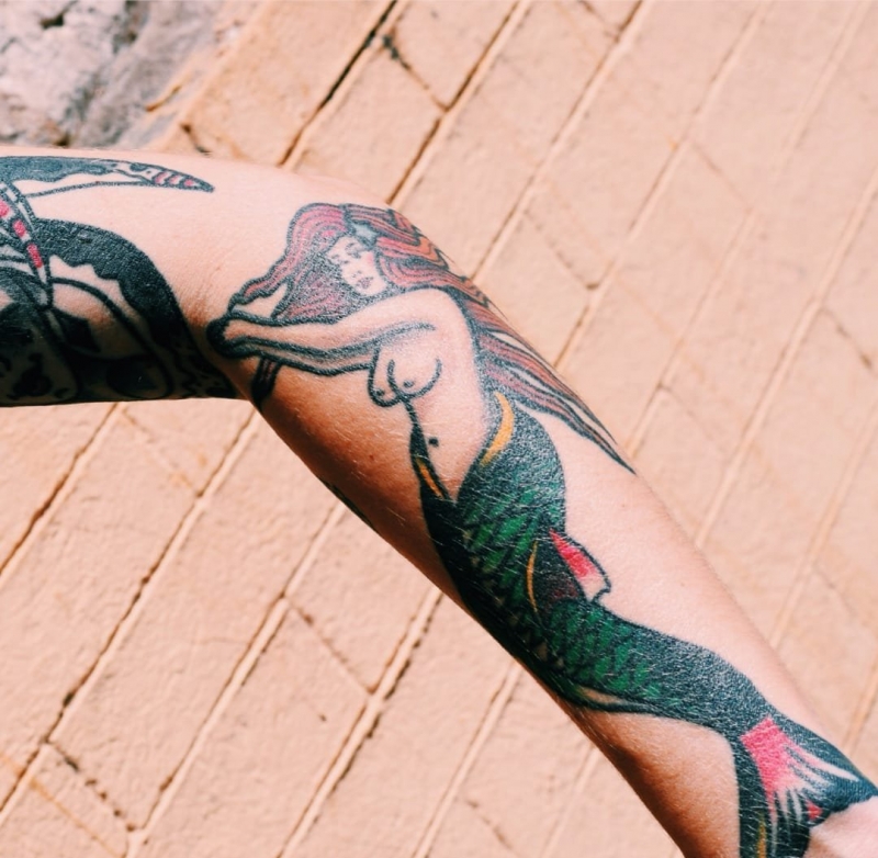 Manu大臂上帅气的部落图腾纹身图案