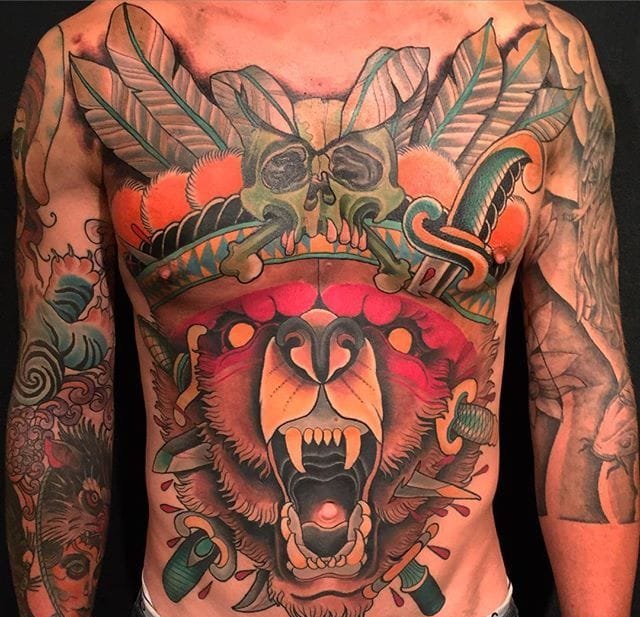 肚子上大骷髅头骨满胸大鸟纹身图案