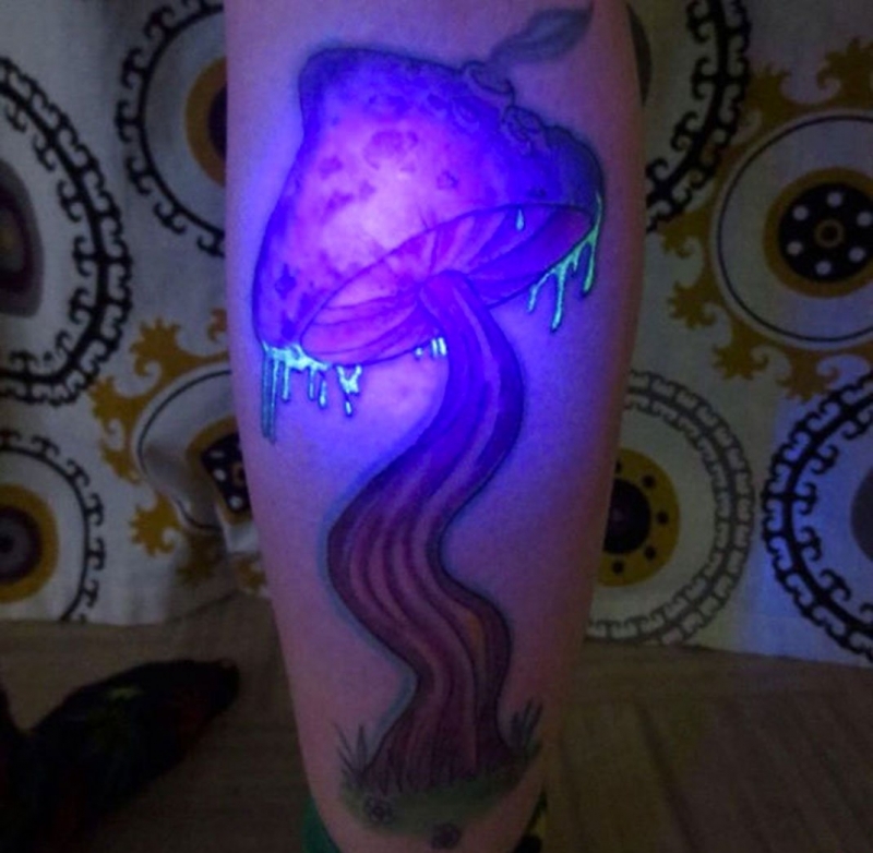 背后上隐形月夜下的恶魔纹身图案