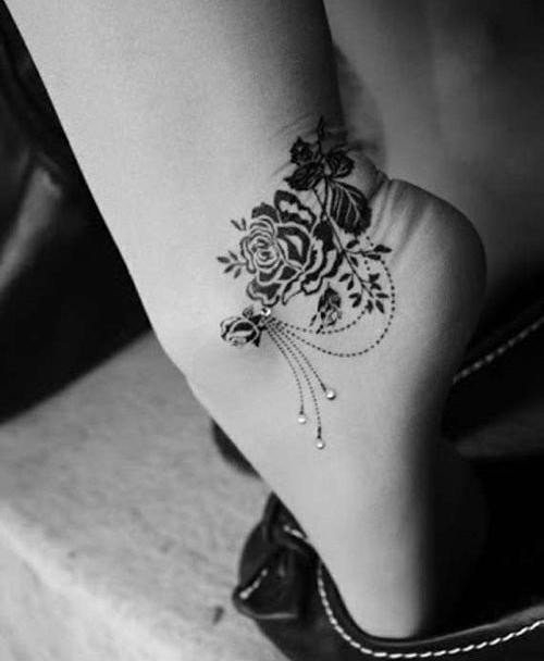 脚踝处的世界地图纹身图案