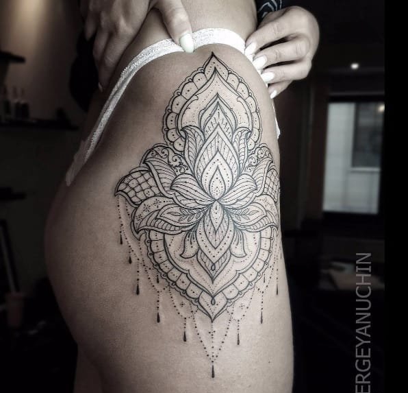 看起来很迷人的女性线条纹身图案