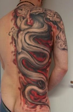 男性满背龙纹身图案