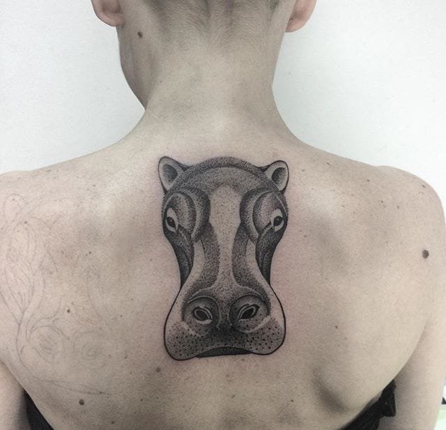 各种黑色点刺动物纹身图案