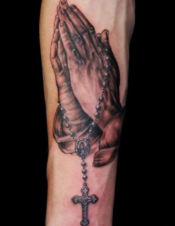 黑灰色十字架吊坠祈祷之手纹身图案