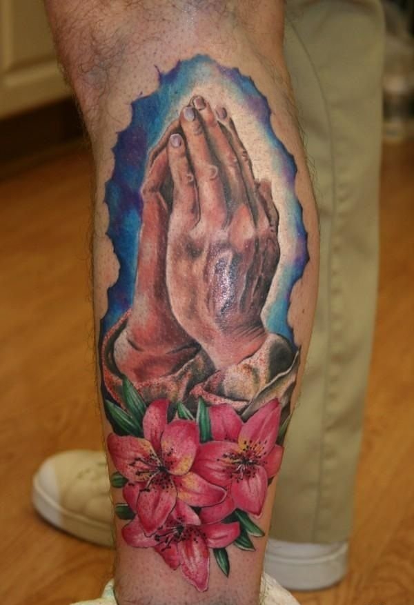 黑灰色十字架吊坠祈祷之手纹身图案