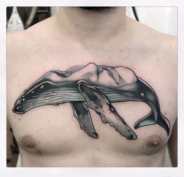 大臂上的蓝绿色水和纸船图案纹身