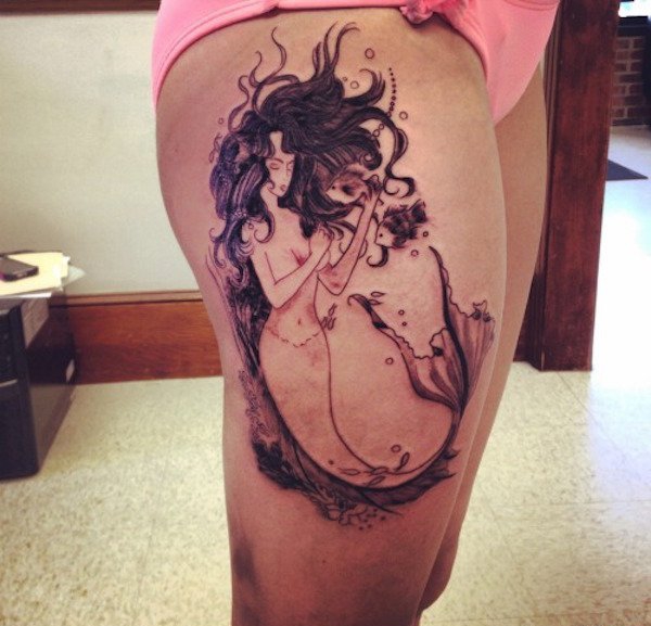 花臂女孩和她的花腿