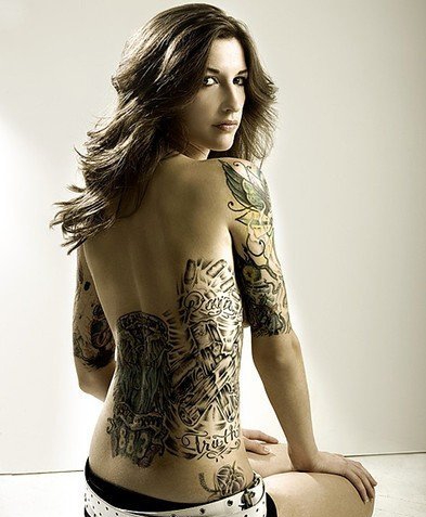 美女花臂满背纹身图案